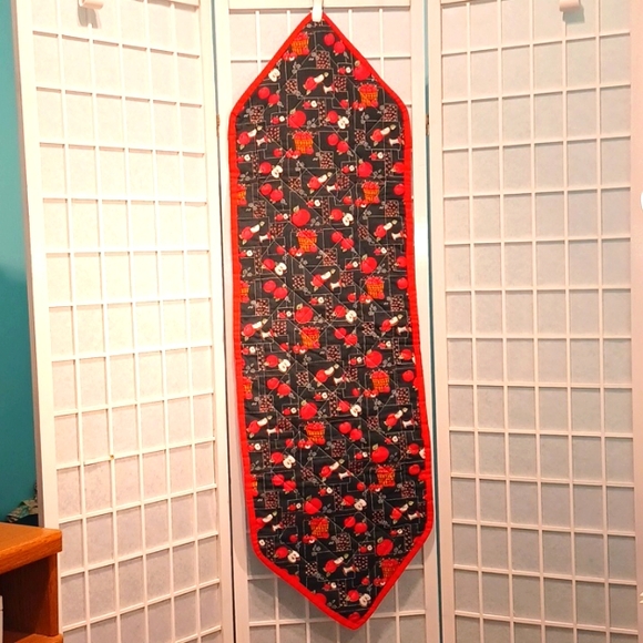 NEW! Hand Made Table Runner - Quilted Christmas / winter 5695 - Picture 2 of 6